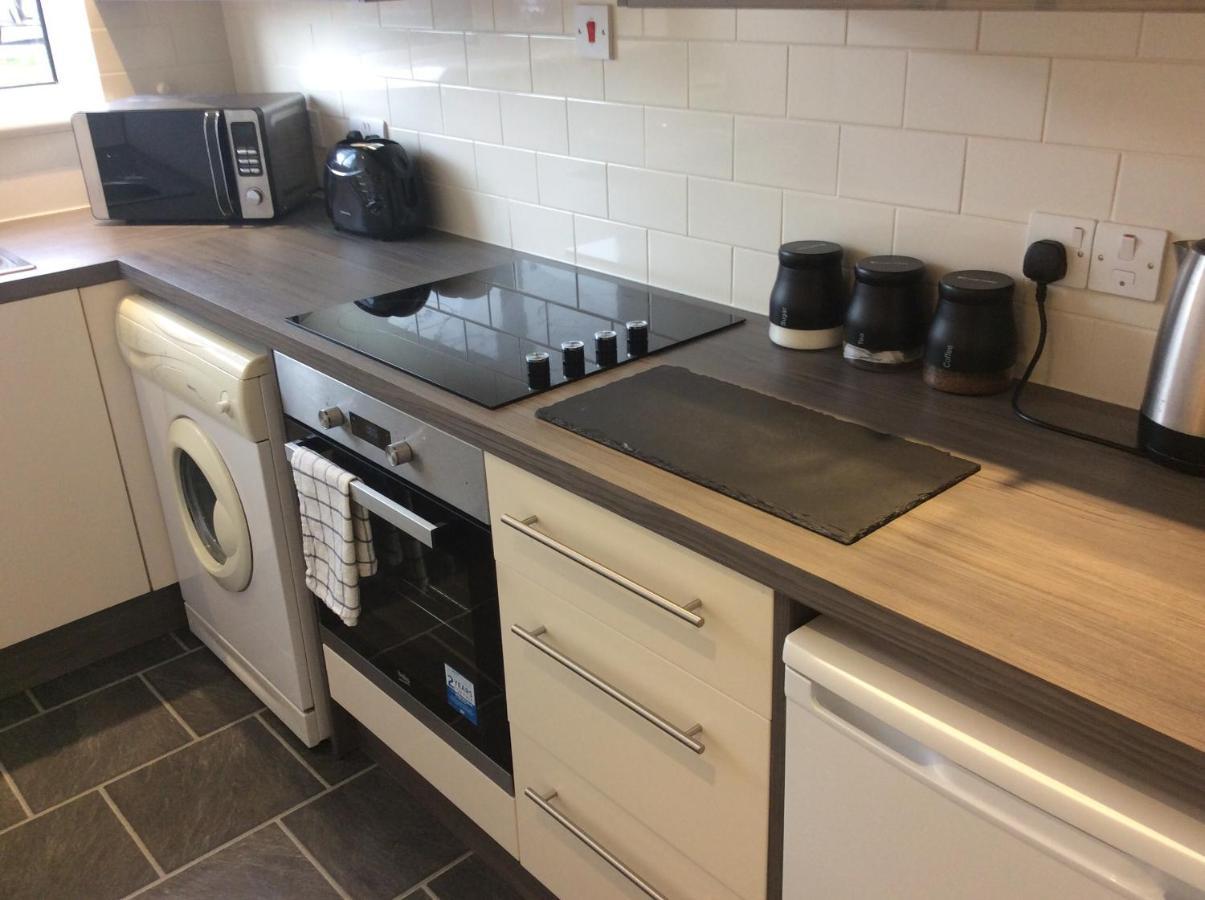 Spacious Ground Floor Studio Flat - Easy Access To Stansted Airport, London And Cambridge Lejlighed Bishop's Stortford Eksteriør billede