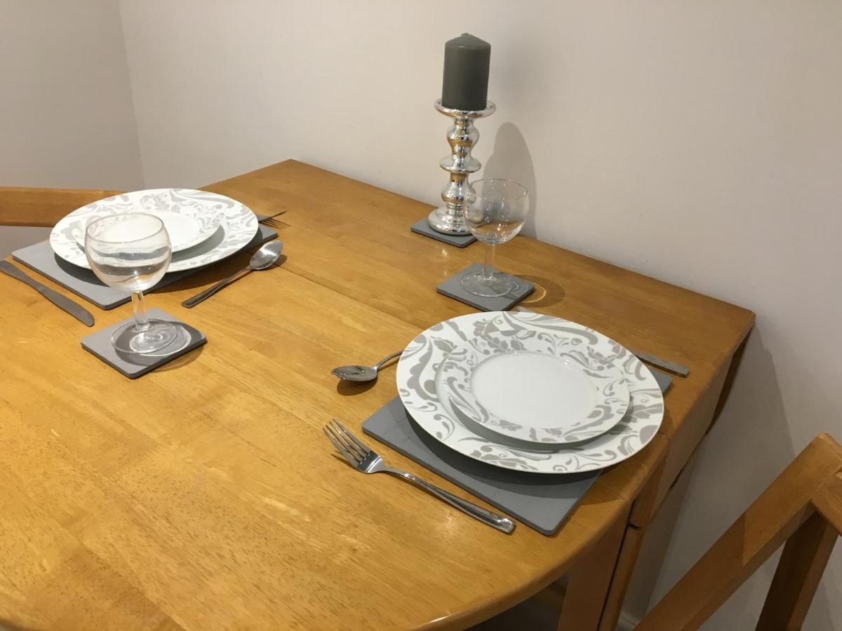 Spacious Ground Floor Studio Flat - Easy Access To Stansted Airport, London And Cambridge Lejlighed Bishop's Stortford Eksteriør billede